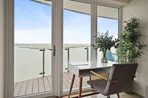 Interior - Stunning Pier Apartment 3 With View and Parking (Gillingham)