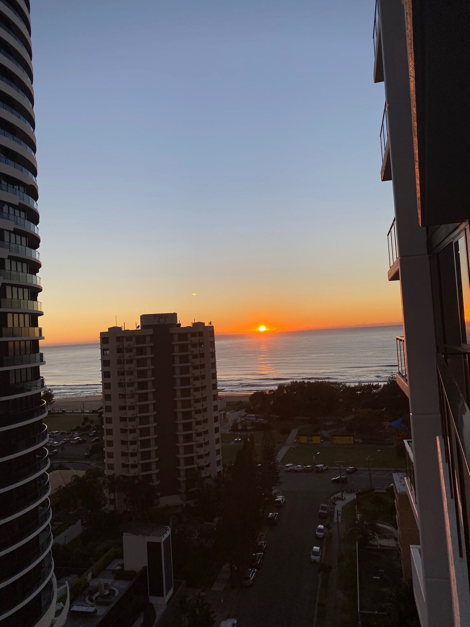 KoKo Luxary apartment in Broadbeach — image 2