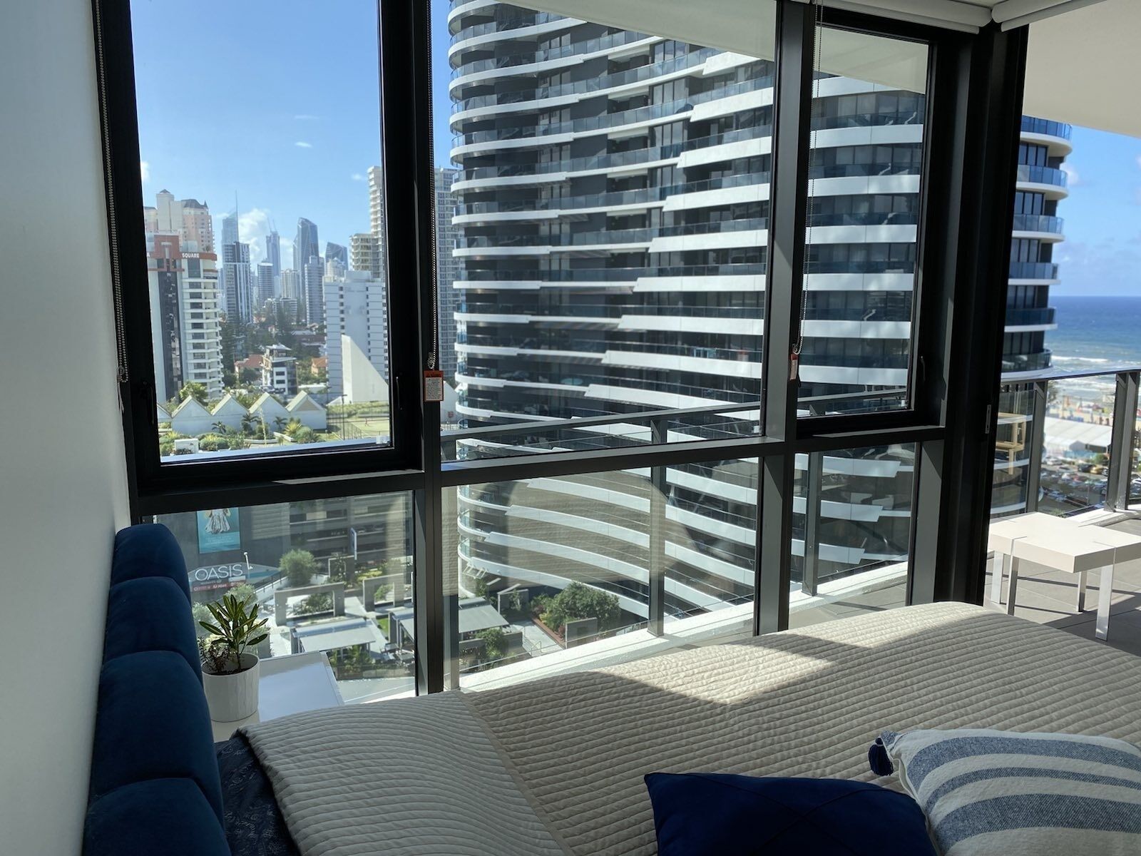 KoKo Luxary apartment in Broadbeach — image 9