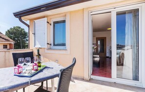 Outdoor dining - Awesome apartment in Pula with WiFi (Pula)