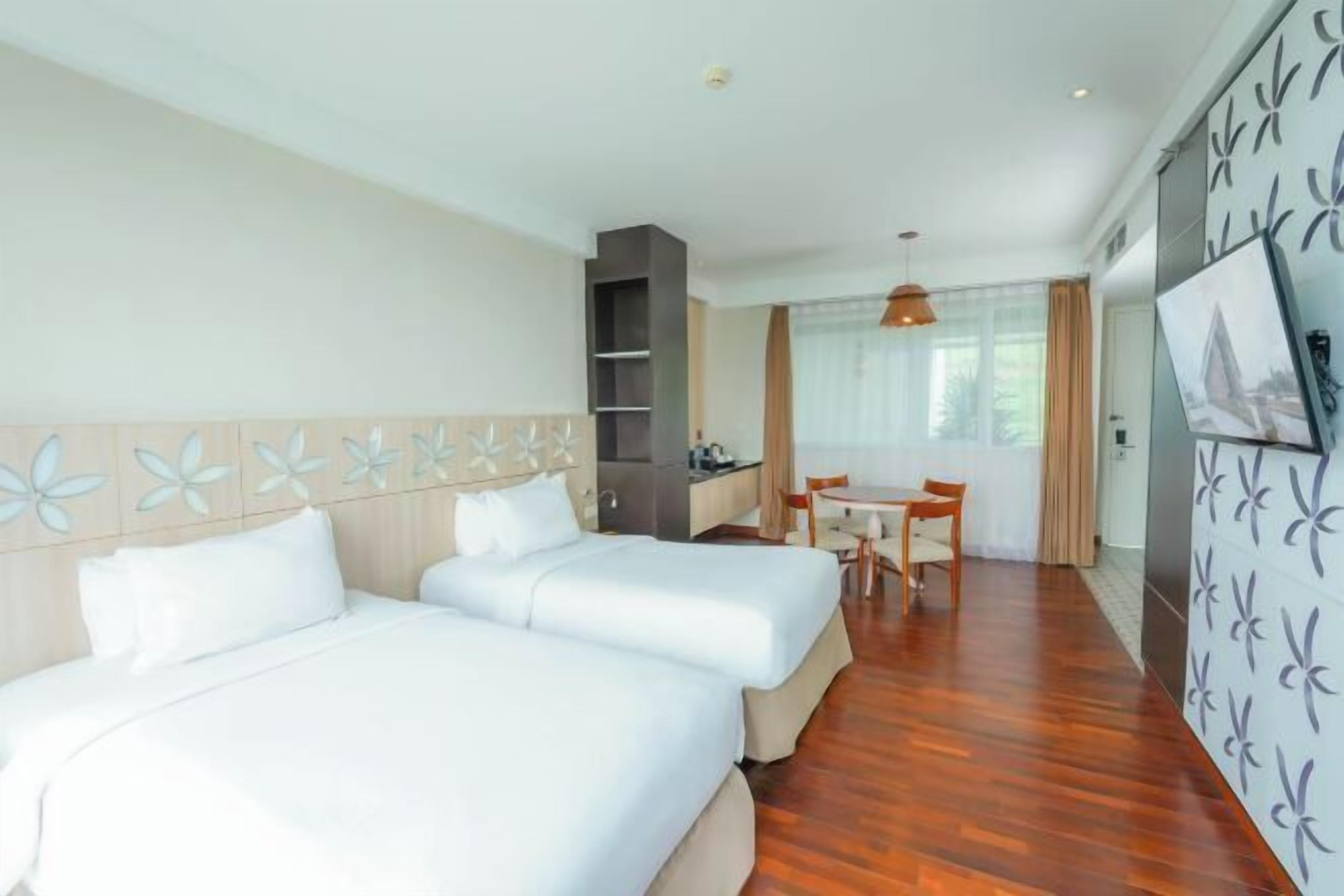 In-room safe, desk, laptop workspace, blackout drapes