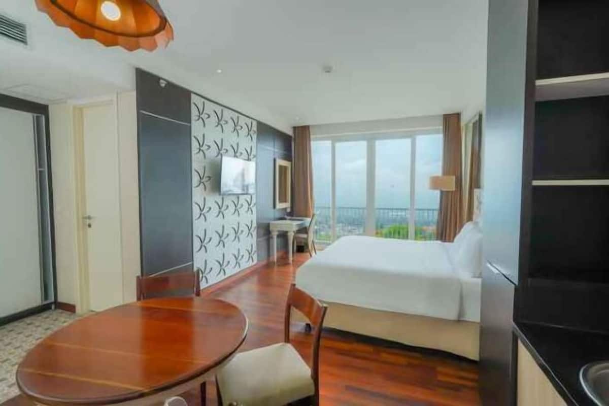 In-room safe, desk, laptop workspace, blackout drapes