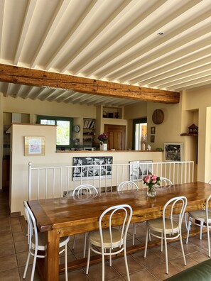 Dining - 3-bedroom gîte with swimming pool and view of the Orb valley (Cessenon-sur-Orb)