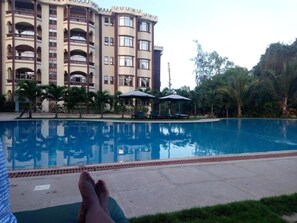 Outdoor pool - Stay.Plus Shanzu Apartment (Mombasa)