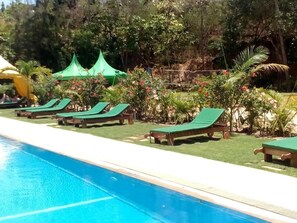 Outdoor pool - Stay.Plus Shanzu Apartment (Mombasa)