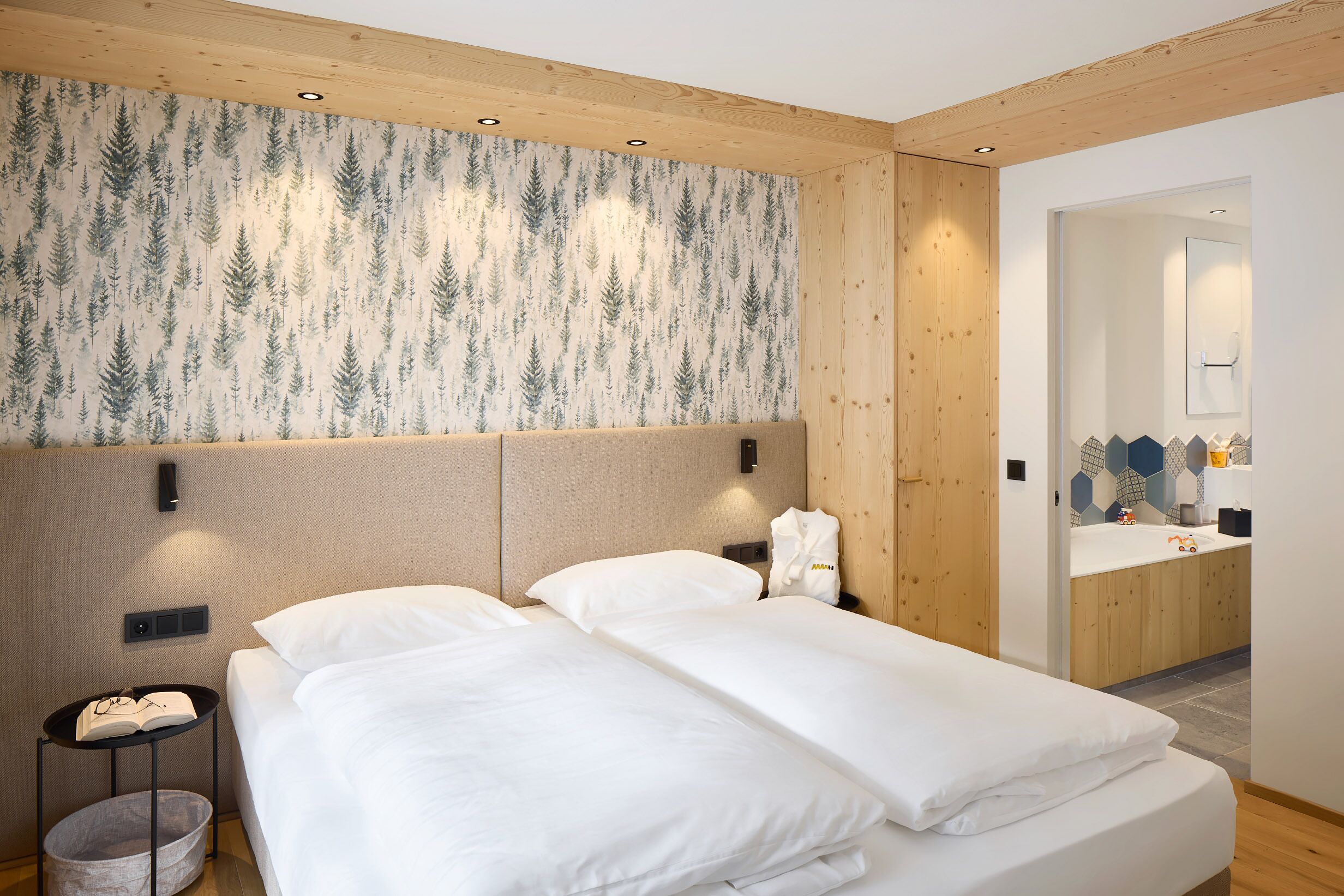 Superior Condo, 2 Bedrooms, Balcony | Hypo-allergenic bedding, in-room safe, free WiFi, bed sheets