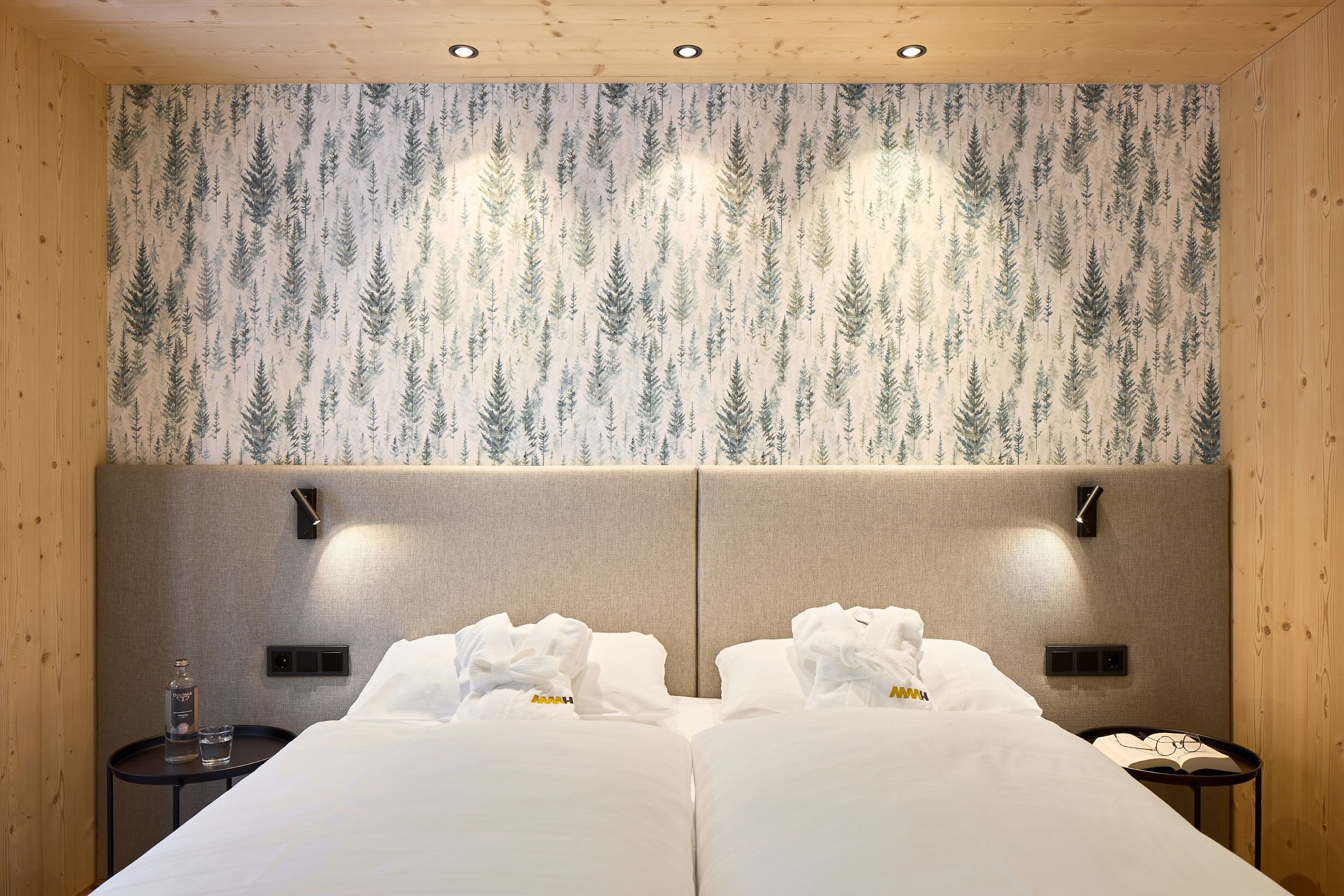 Standard Apartment, 1 Bedroom, Balcony | Hypo-allergenic bedding, in-room safe, free WiFi, bed sheets