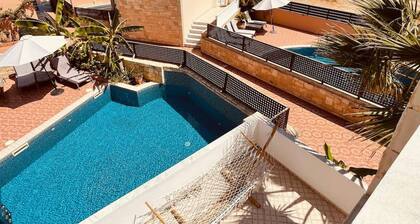 Quest Star Villa - 20meters to beach. Sleeps 8.