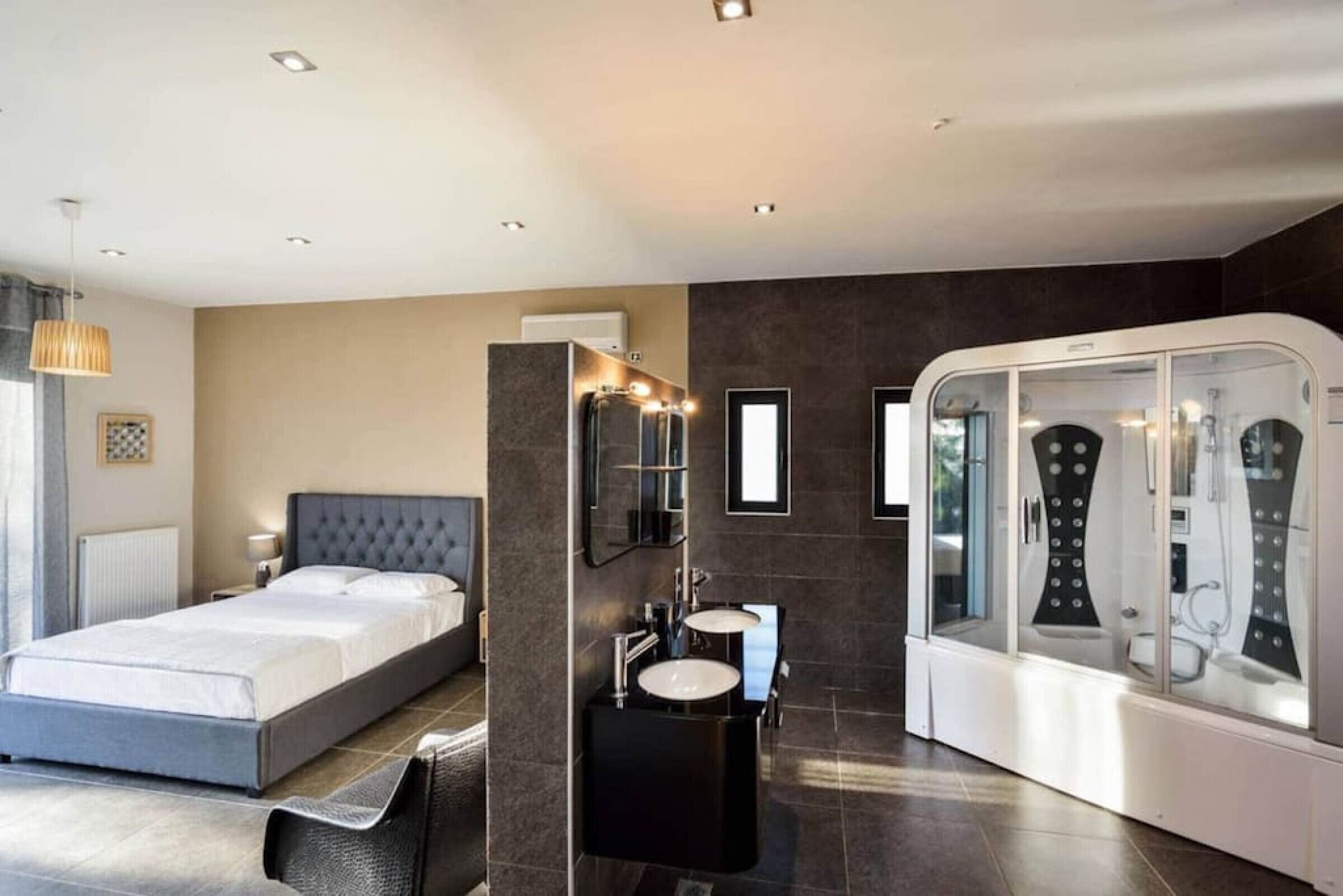 4 Schlafzimmer, Bügeleisen/Bügelbrett, WLAN, Bettwäsche