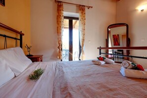 4 bedrooms, iron/ironing board, travel cot, free WiFi