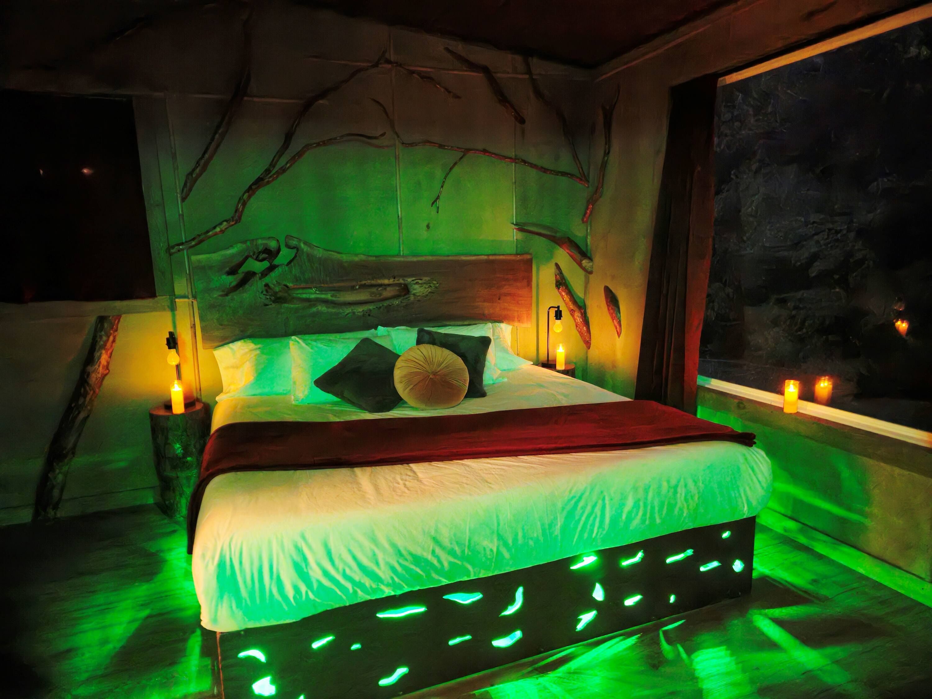 1 bedroom, desk, WiFi, bed sheets