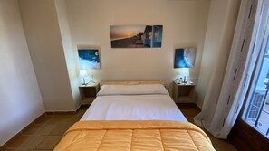 3 bedrooms, iron/ironing board, bed sheets