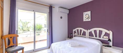 2 Schlafzimmer, Bügeleisen/Bügelbrett, Bettwäsche