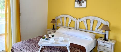 2 chambres, fer et planche Ă repasser, draps fournis