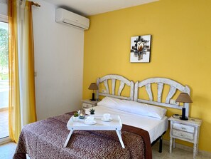 2 Schlafzimmer, Bügeleisen/Bügelbrett, Bettwäsche