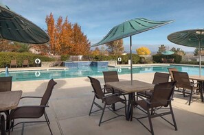 A heated pool - Great Home Comm Pool & Hot Tub! Trailblazer S129 (Cottonwood)