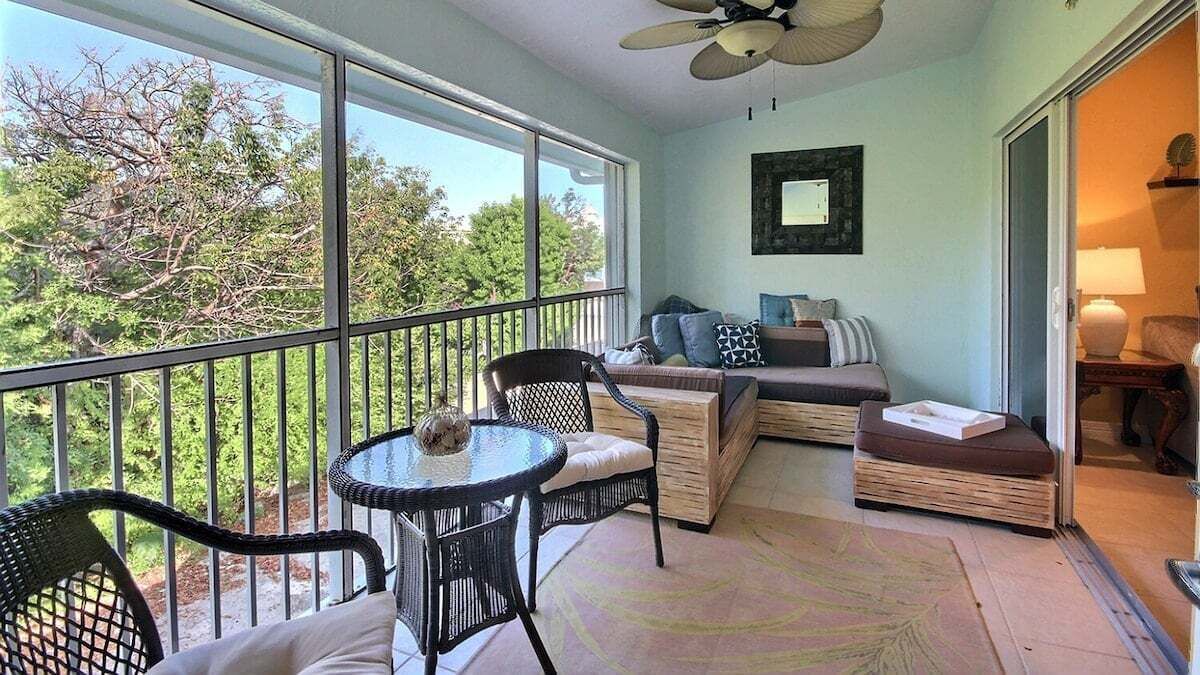 Télévision, table de tennis de table