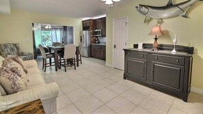 Interior - 804 Mariners Club - Expansive 4 bedroom townhome (Key Largo)