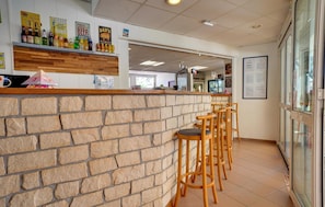 Bar (in der Unterkunft)