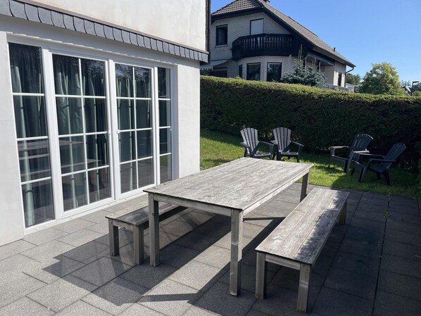 تناول الطعام بالخارج