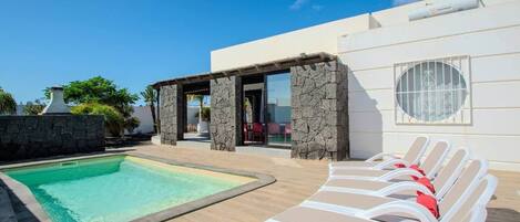 Piscine extérieure, piscine chauffée