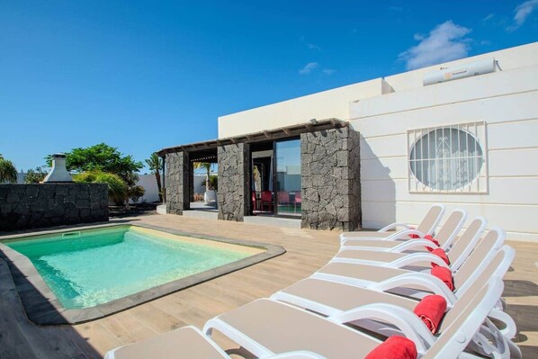 Piscine extérieure, piscine chauffée