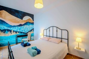 6 Schlafzimmer, Schreibtisch, Bügeleisen/Bügelbrett, kostenloses WLAN