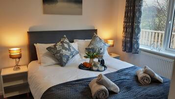 3 chambres, fer et planche à repasser, Wi-Fi gratuit, draps fournis