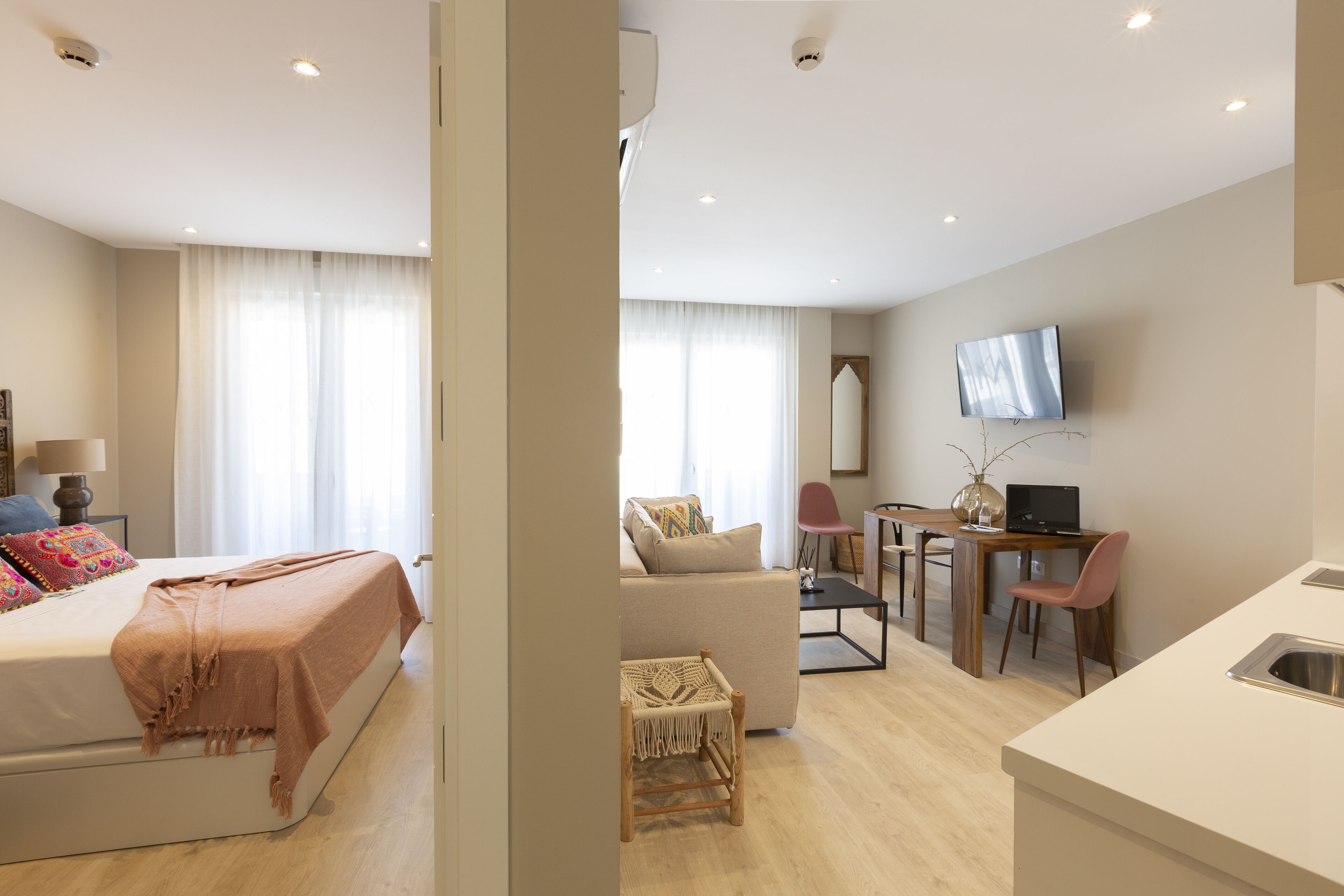 Superior Apartment | In-room safe, iron/ironing board, free WiFi, bed sheets