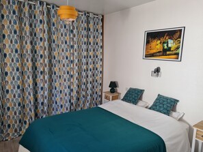 3 bedrooms, iron/ironing board, free WiFi, bed sheets