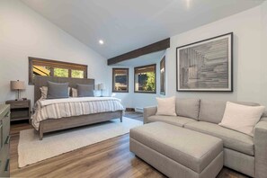 4 slaapkamers, een bureau, een strijkplank/strijkijzer, gratis wifi