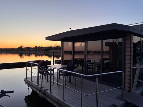 Hausboot Fjord Ankerplatz mit Bio-Sauna und Dachterrasse in Schleswig