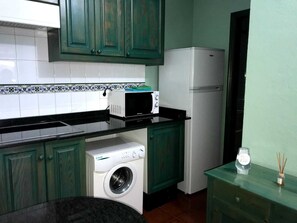 Fridge, microwave, stovetop, coffee/tea maker - Little house in the middle of nature, and spend a few days relaxing (El Pinar El Hierro)