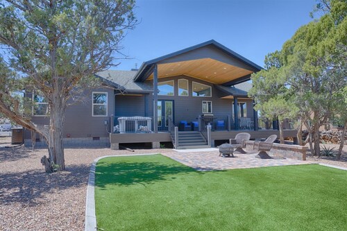 Gorgeous Lazy Bear Inn- Hot Tub
