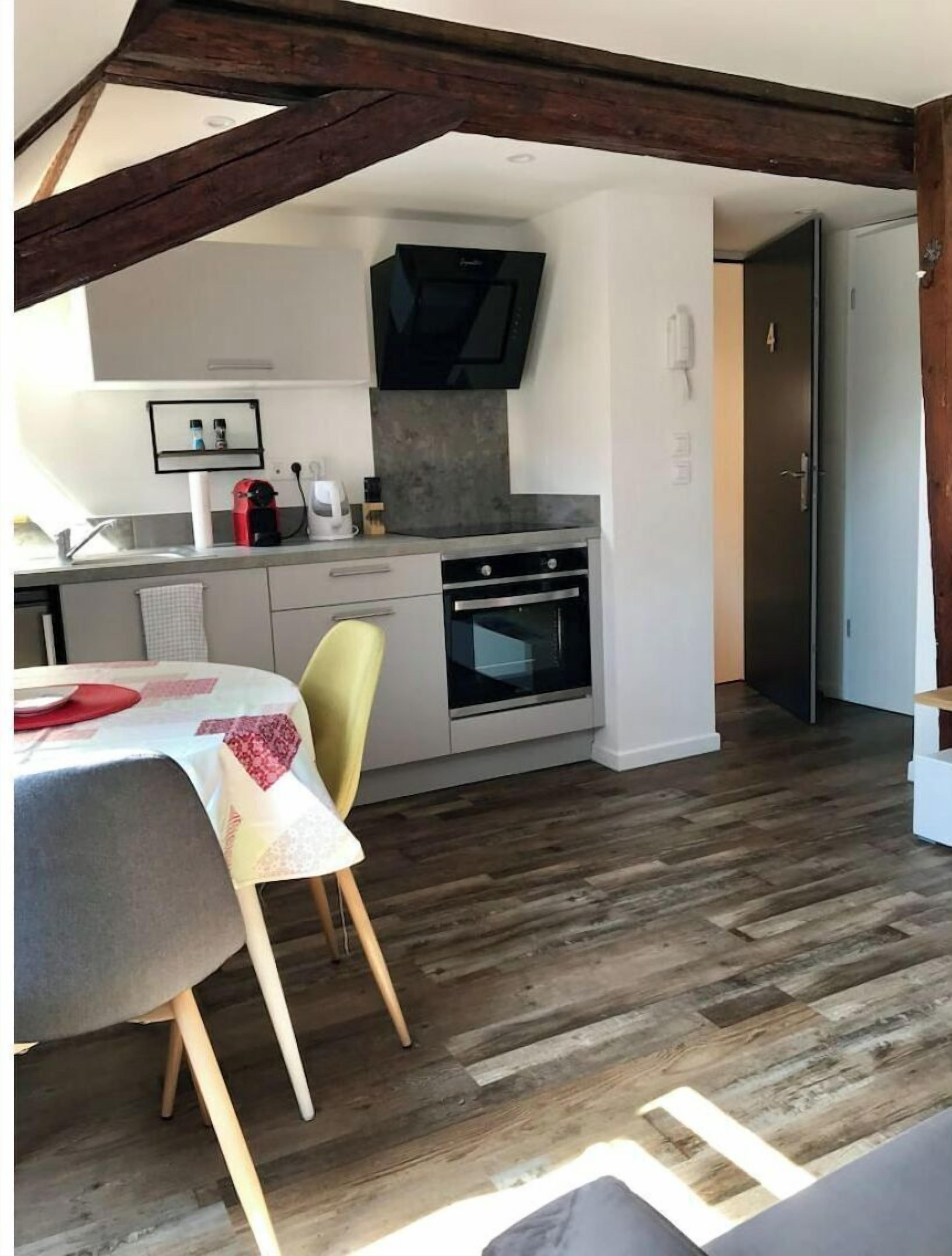 冰箱、微波炉、烤箱、炉灶