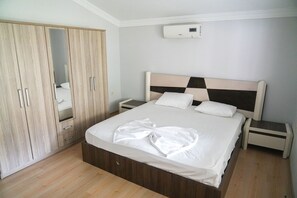 Apartment | Iron/ironing board, free WiFi