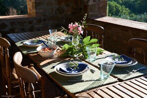 Outdoor dining - Family property in the heart of Tuscany & Chianti Hillside (Vagliagli)