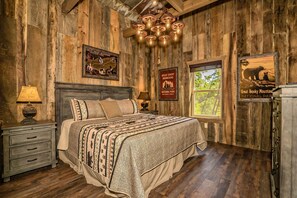 6 bedrooms, iron/ironing board, free WiFi, bed sheets - Huckleberry Hill: Indoor Pool, Game & Theater Room! Hot Tub, Luxury, near Attractions! (Sevierville)