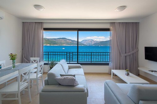 Villa Krašići - 2 Bedroom Villa