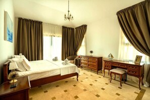 3 bedrooms, iron/ironing board