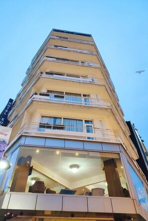 واجهة المنشأة