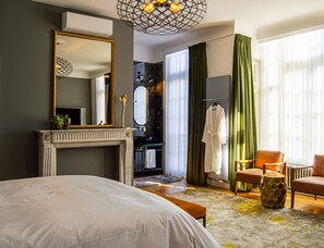 Luxury Double Room | Egyptian cotton sheets, premium bedding, down comforters, pillowtop beds - The Old Beech (Antwerp)