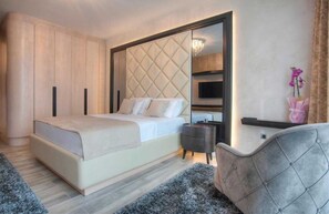 3 Schlafzimmer, Schreibtisch