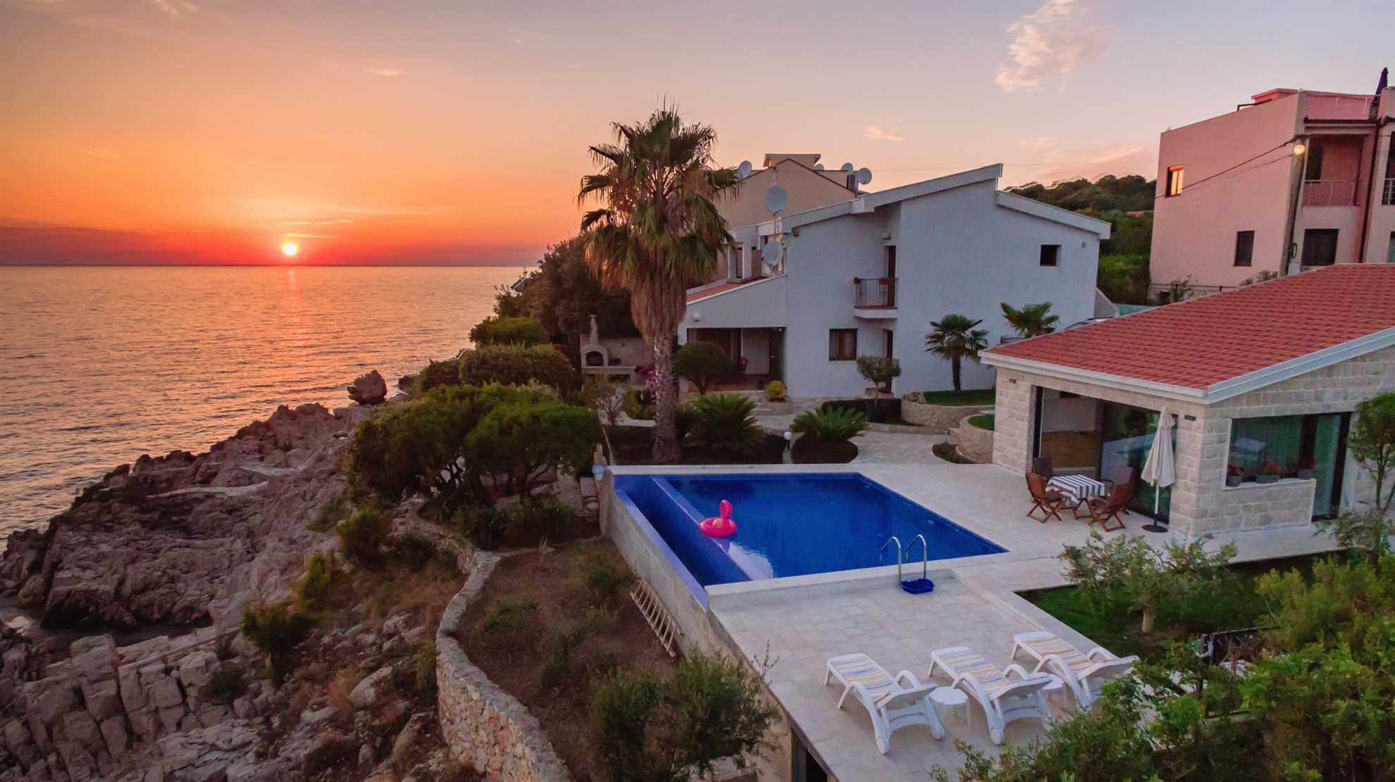 An infinity pool