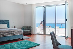 3 habitaciones y escritorio 