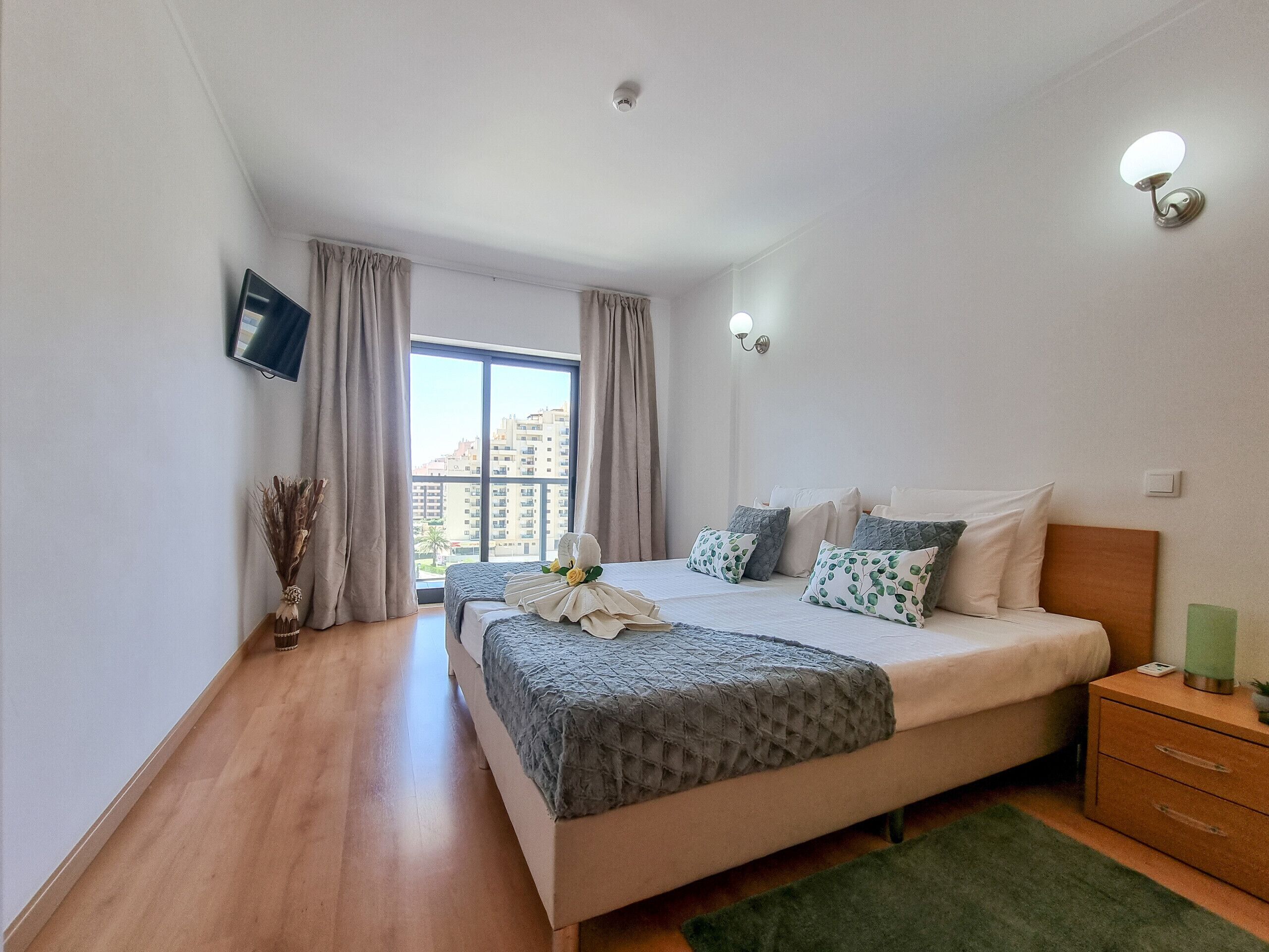 1 bedroom, iron/ironing board, WiFi (free), bed sheets