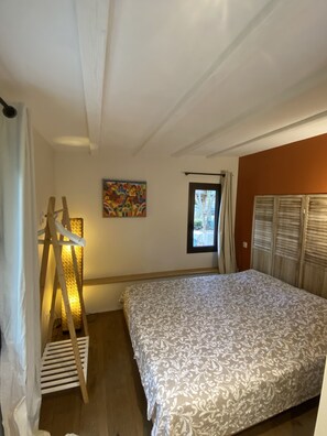 1 bedroom, free WiFi, bed sheets