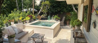 Mini Villa With Jacuzzi