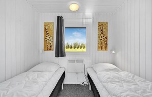 3 bedrooms, travel cot, free WiFi - Stunning home in Vemb with WiFi (Vemb)
