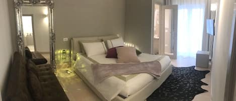 1 bedroom, desk, free WiFi, bed sheets